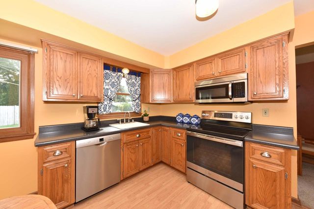 N56W15810 Bette DRIVE, Menomonee Falls, WI 53051