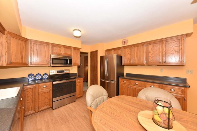 N56W15810 Bette DRIVE, Menomonee Falls, WI 53051