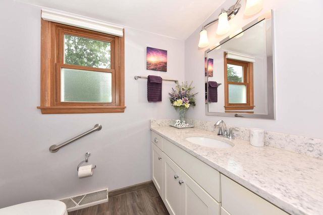 N56W15810 Bette DRIVE, Menomonee Falls, WI 53051