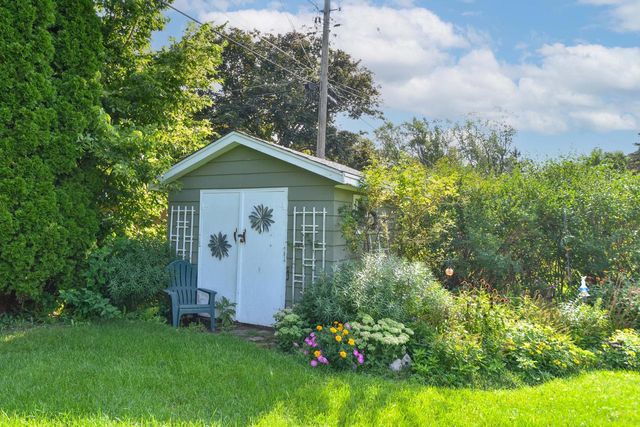 N56W15810 Bette DRIVE, Menomonee Falls, WI 53051
