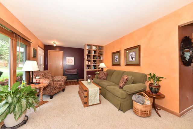 N56W15810 Bette DRIVE, Menomonee Falls, WI 53051