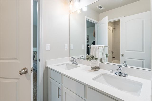 532 Eagles Nest Circles, Auburn, GA 30011