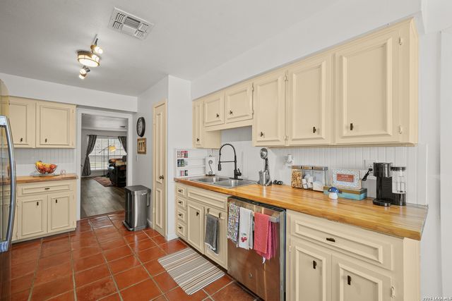 7926 Broadway Apt 102, San Antonio, TX 78209