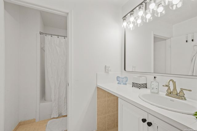 7926 Broadway Apt 102, San Antonio, TX 78209