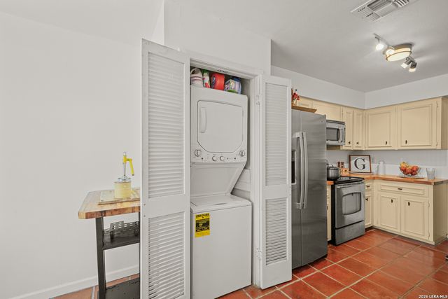 7926 Broadway Apt 102, San Antonio, TX 78209