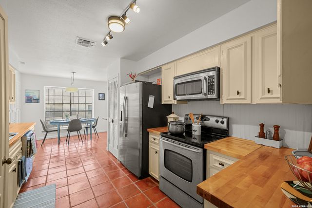 7926 Broadway Apt 102, San Antonio, TX 78209