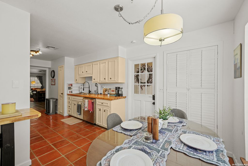 7926 Broadway Apt 102, San Antonio, TX 78209