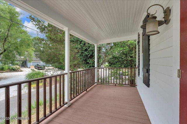 6 Haggers Lane, Fair Haven, NJ 07704