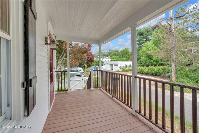 6 Haggers Lane, Fair Haven, NJ 07704