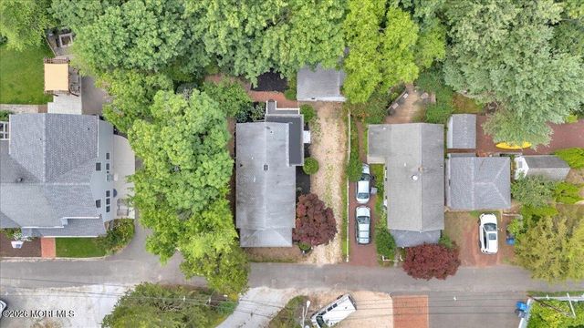 6 Haggers Lane, Fair Haven, NJ 07704