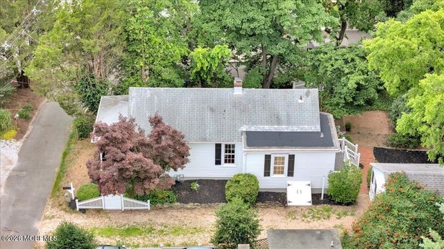 6 Haggers Lane, Fair Haven, NJ 07704