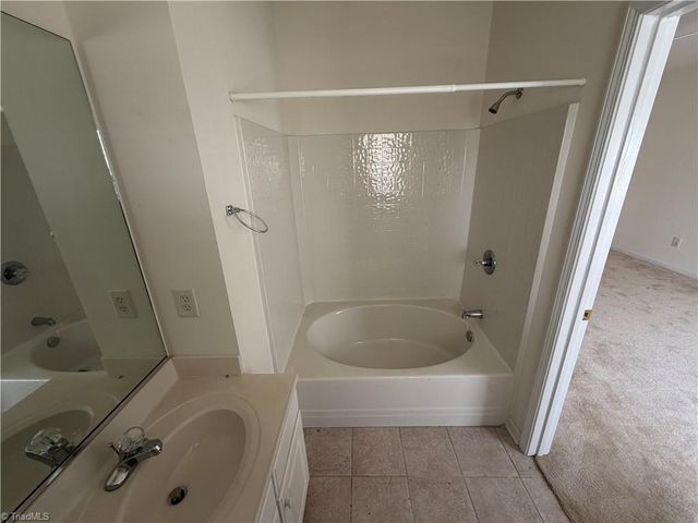 3710 Spanish Peak Drive 2B, High Point, NC 27265
