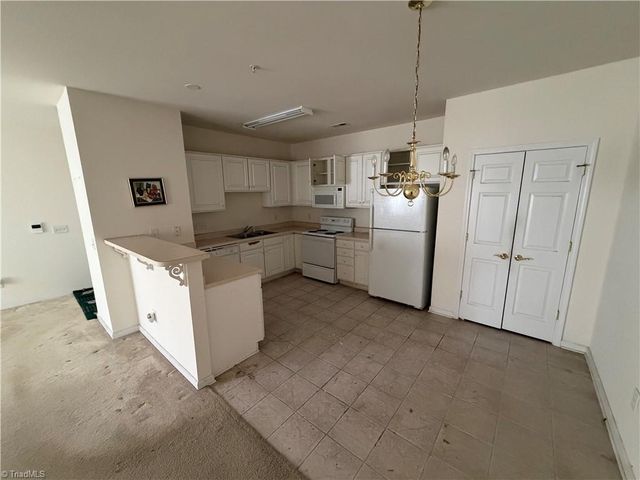 3710 Spanish Peak Drive 2B, High Point, NC 27265