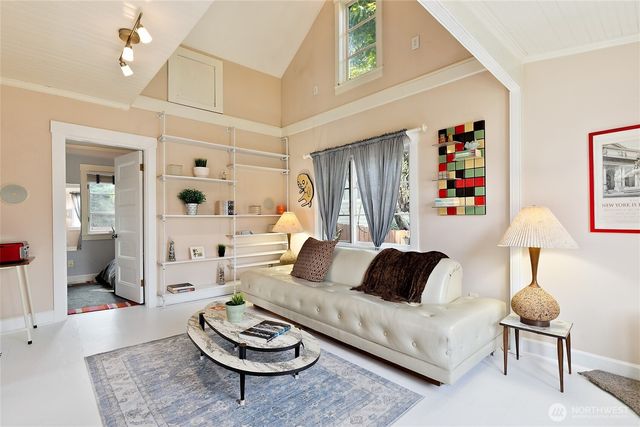 2109 S Horton Street, Seattle, WA 98144