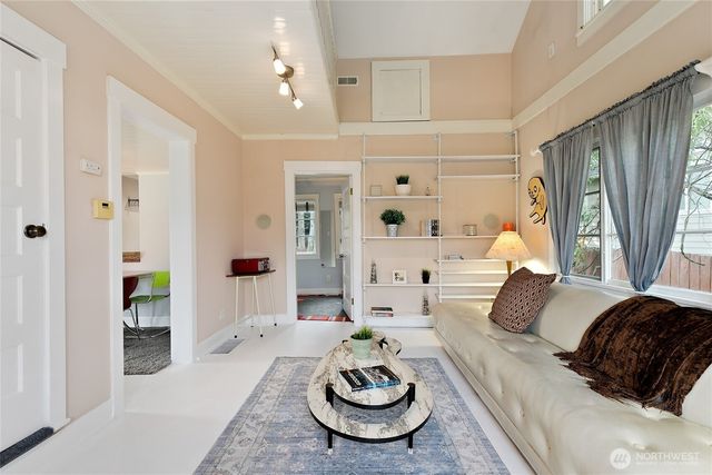 2109 S Horton Street, Seattle, WA 98144