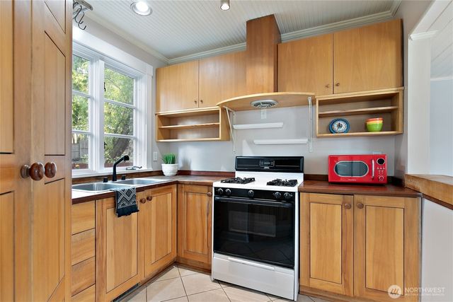 2109 S Horton Street, Seattle, WA 98144