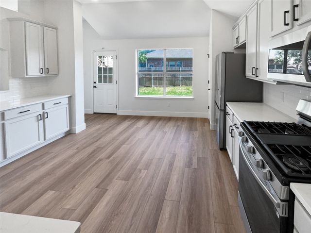253 Brookdale Drive, Little Elm, TX 75068