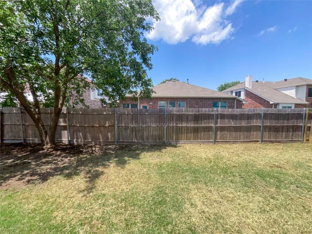 253 Brookdale Drive, Little Elm, TX 75068