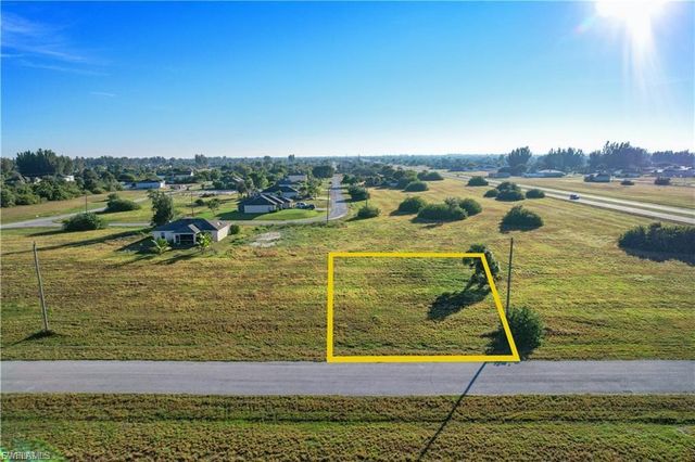 813 NW 31st PL, Cape Coral, FL 33993