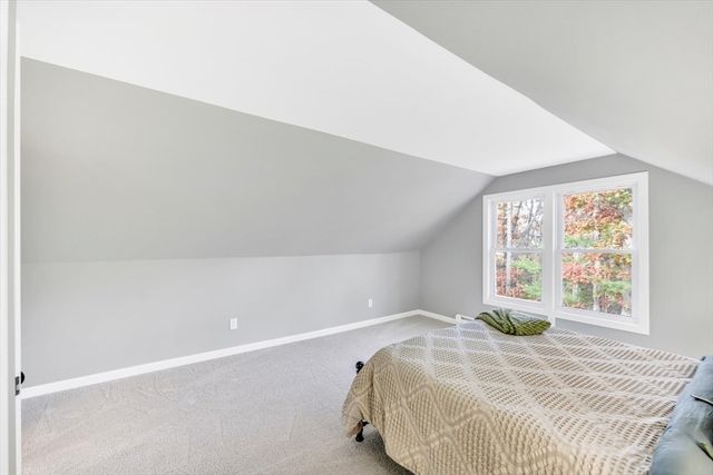 47 Shallow Pond Ln, Falmouth, MA 02536