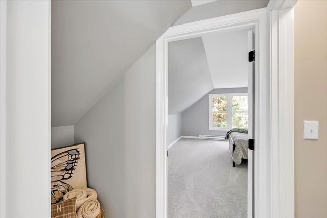 47 Shallow Pond Ln, Falmouth, MA 02536