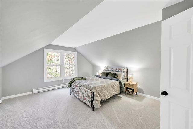 47 Shallow Pond Ln, Falmouth, MA 02536