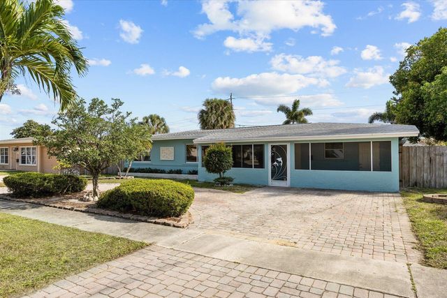 800 SE 13th Court, Deerfield Beach, FL 33441