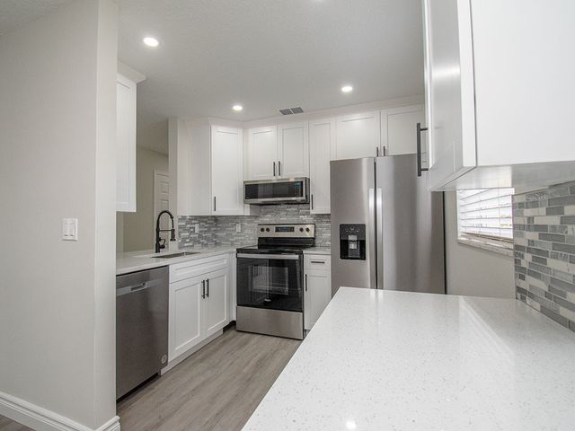 11 Vista Palm Lane 206, Vero Beach, FL 32962