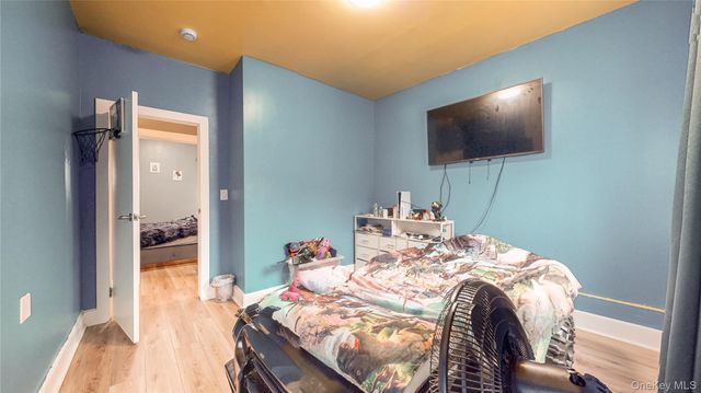 82 Moquette Row N, Yonkers, NY 10703