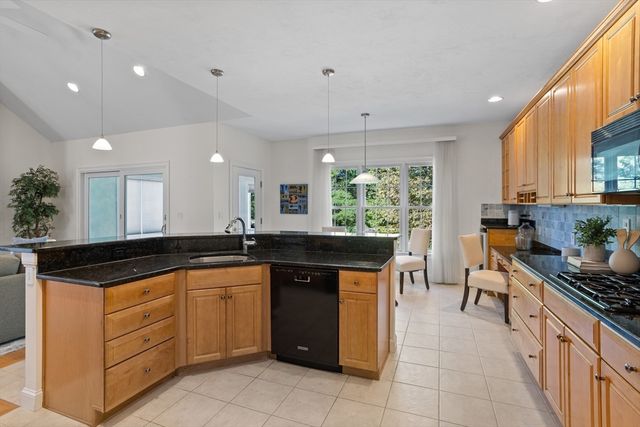 15 Stone Ridge Road 15, Westford, MA 01886