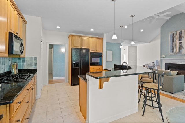 15 Stone Ridge Road 15, Westford, MA 01886