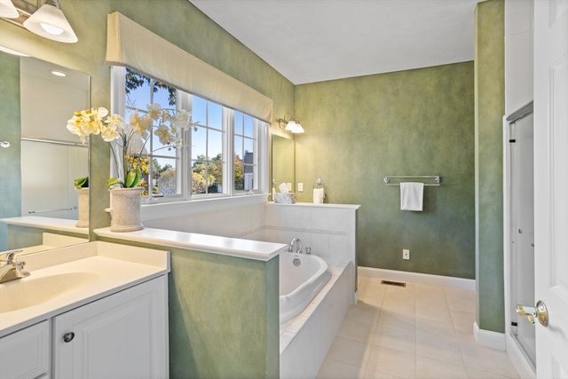 15 Stone Ridge Road 15, Westford, MA 01886