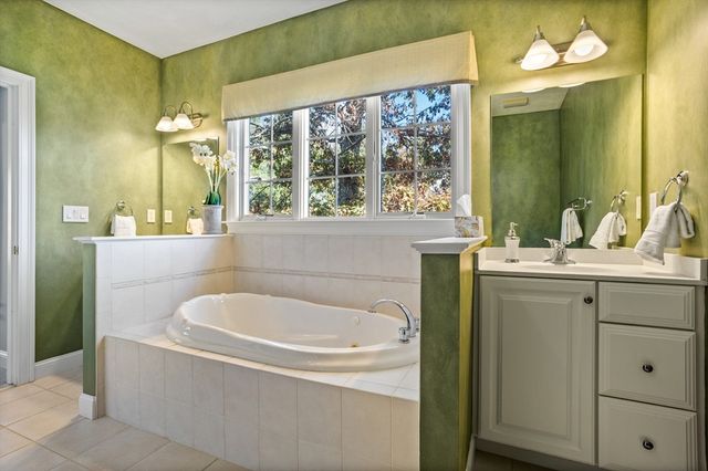 15 Stone Ridge Road 15, Westford, MA 01886