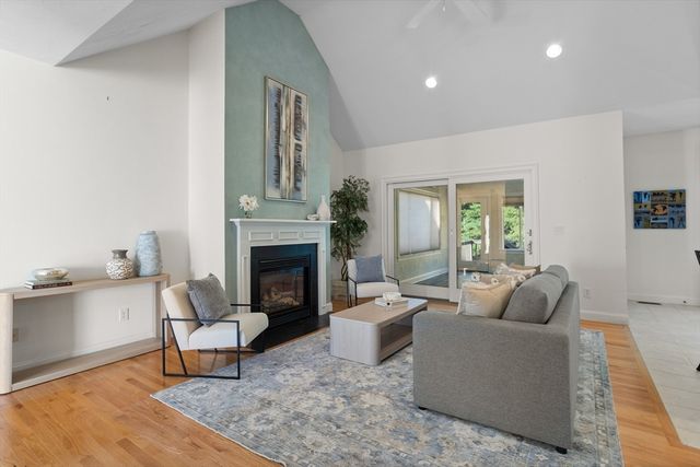 15 Stone Ridge Road 15, Westford, MA 01886