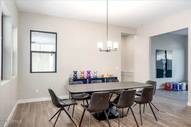 917 E BUIST Avenue, Phoenix, AZ 85042