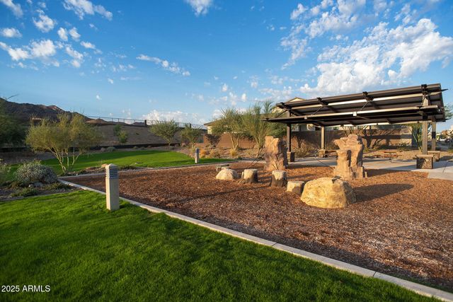 917 E BUIST Avenue, Phoenix, AZ 85042