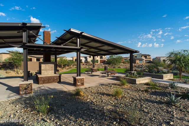 917 E BUIST Avenue, Phoenix, AZ 85042