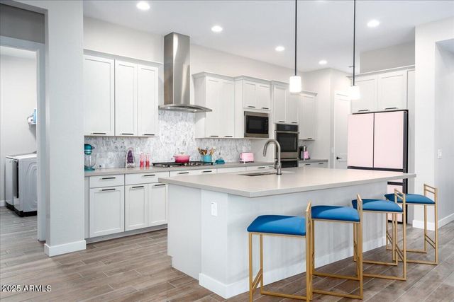 917 E BUIST Avenue, Phoenix, AZ 85042