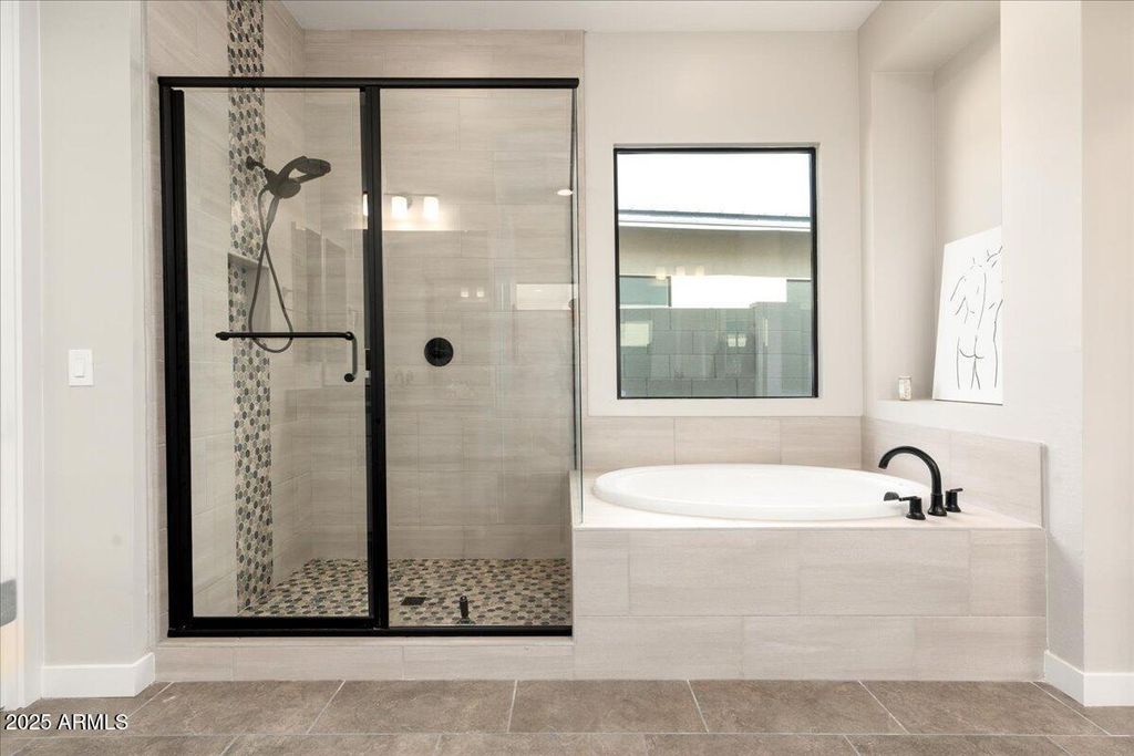 Image 16 of property listing at 917 E BUIST Avenue, Phoenix, AZ 85042