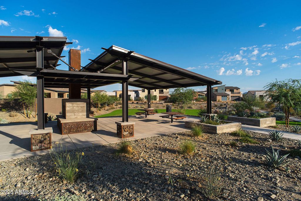 Image 31 of property listing at 917 E BUIST Avenue, Phoenix, AZ 85042