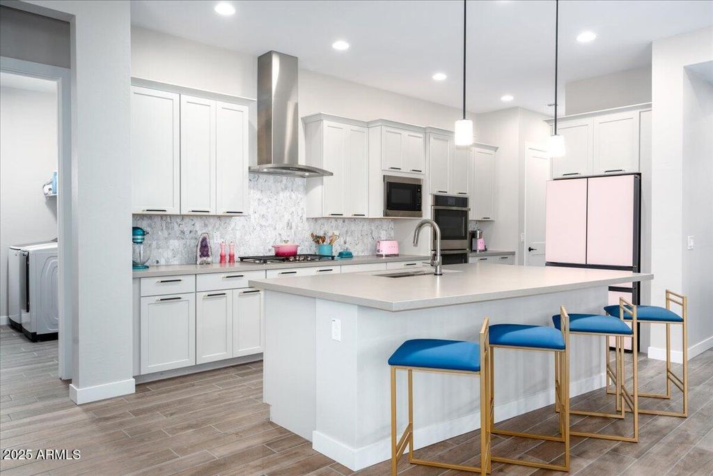 Image 5 of property listing at 917 E BUIST Avenue, Phoenix, AZ 85042