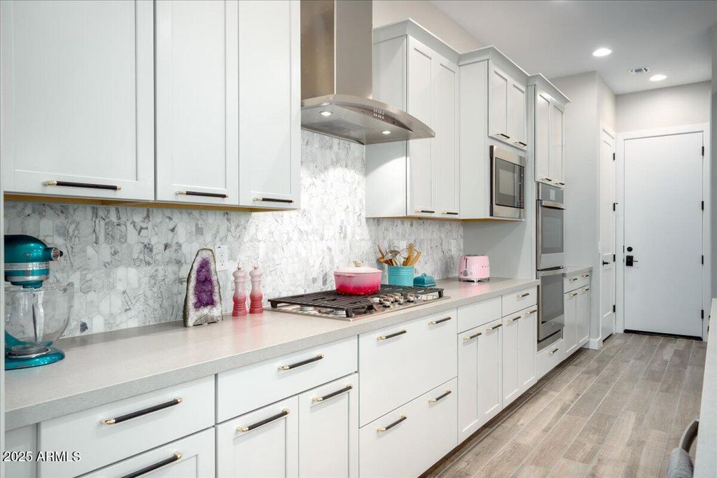 Image 8 of property listing at 917 E BUIST Avenue, Phoenix, AZ 85042