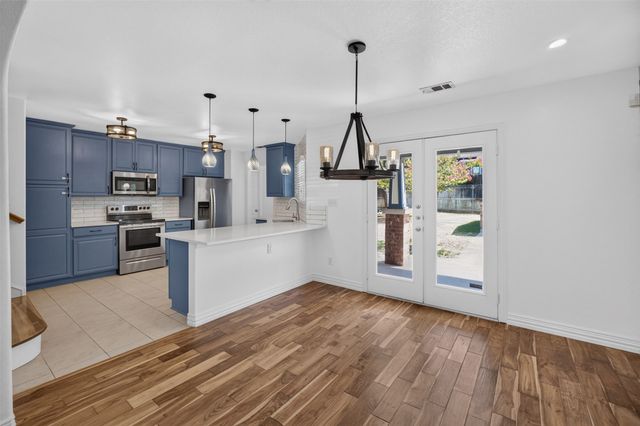 2205 College Avenue, Fort Worth, TX 76110