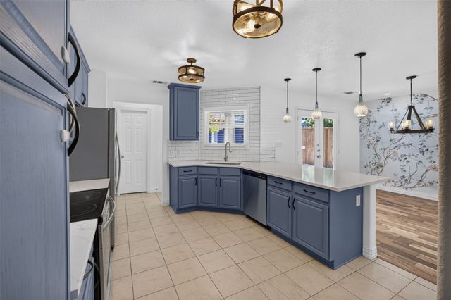 2205 College Avenue, Fort Worth, TX 76110