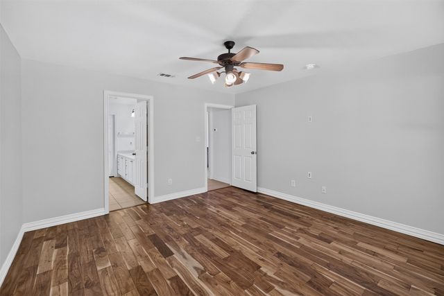 2205 College Avenue, Fort Worth, TX 76110