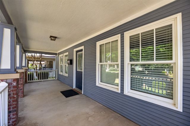 2205 College Avenue, Fort Worth, TX 76110