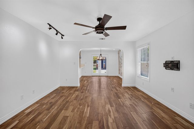 2205 College Avenue, Fort Worth, TX 76110