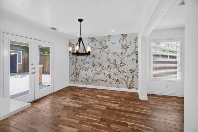 2205 College Avenue, Fort Worth, TX 76110