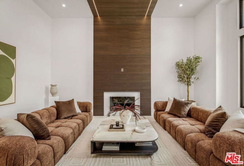 25532 Gaylord Court, Calabasas, CA 91302