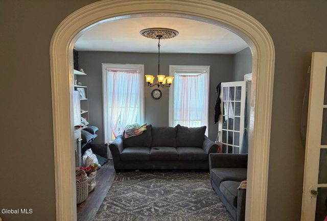 668 3rd Avenue, Troy, NY 12182